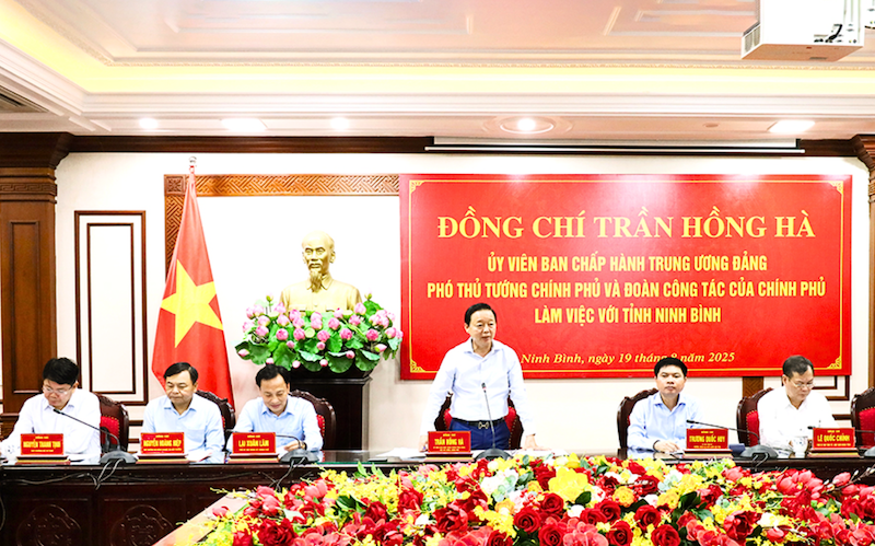 Ninh Bình muốn phát triển đô thị bền vững cần chuyển đổi kinh tế xanh và tập trung chuyển đổi số